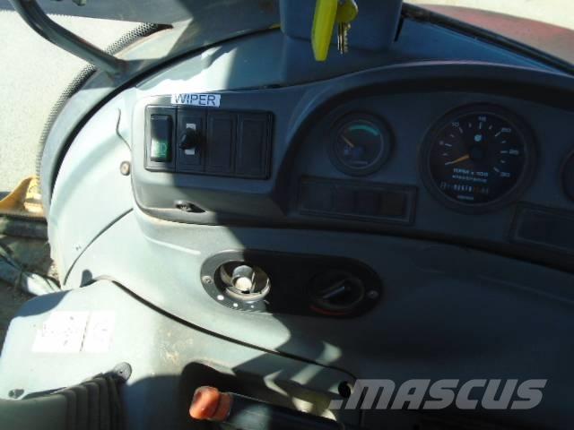 New Holland 575 E 反铲装载机