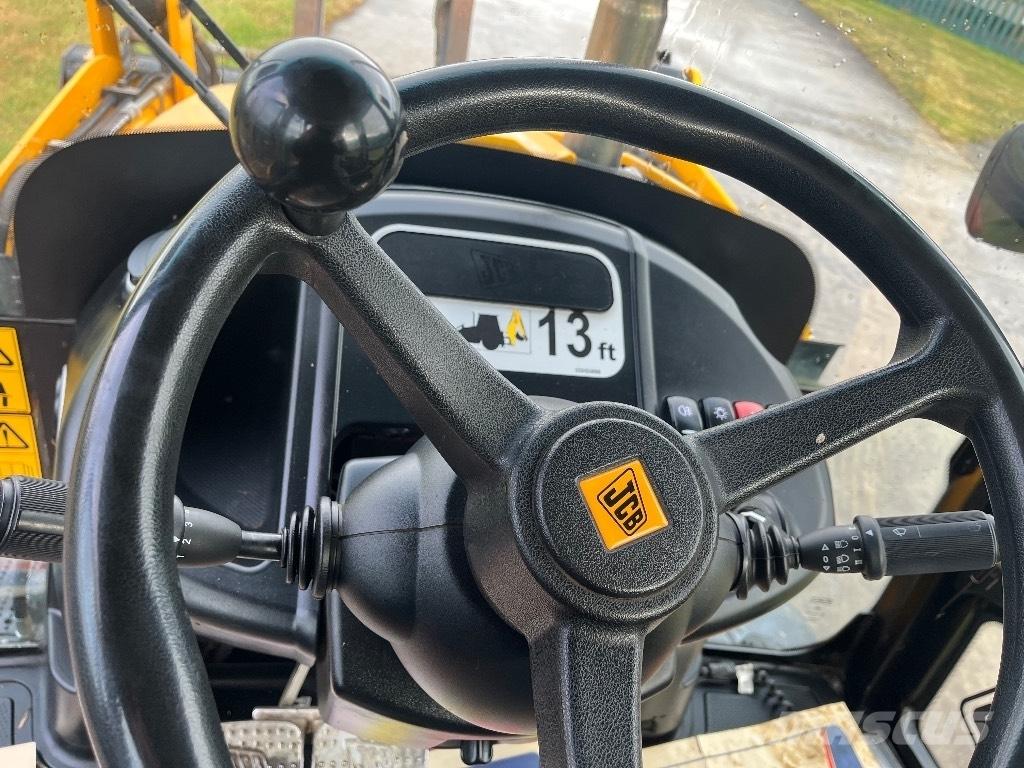 JCB 3CX 反铲装载机