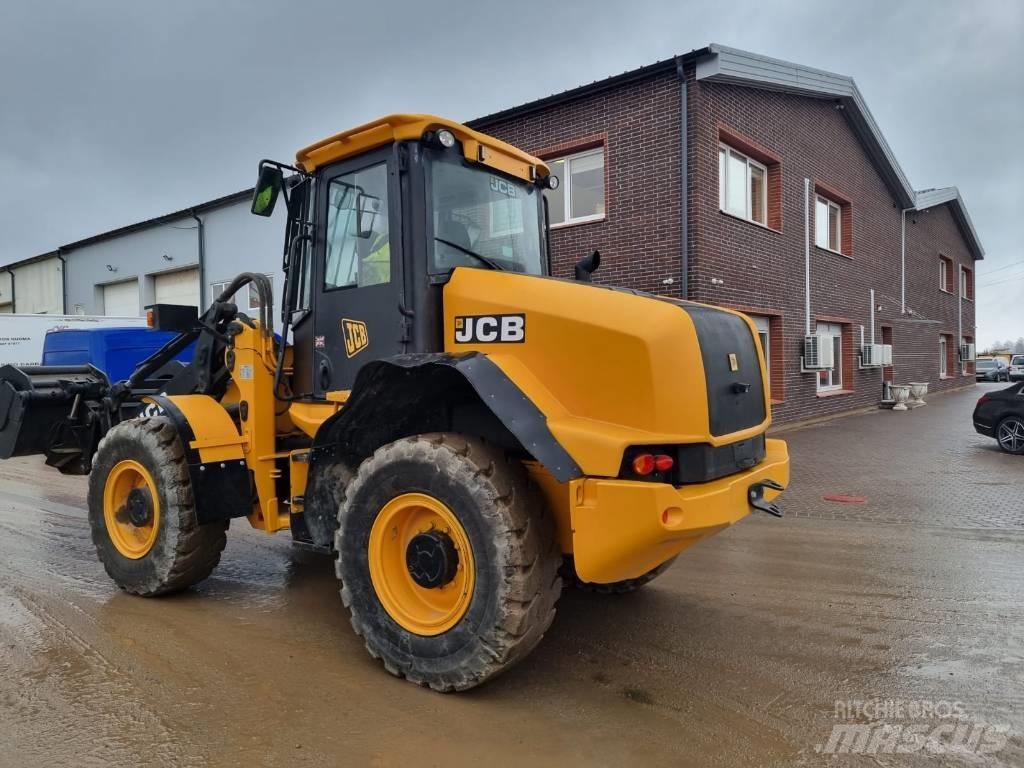 JCB 411 + 4 轮式装载机