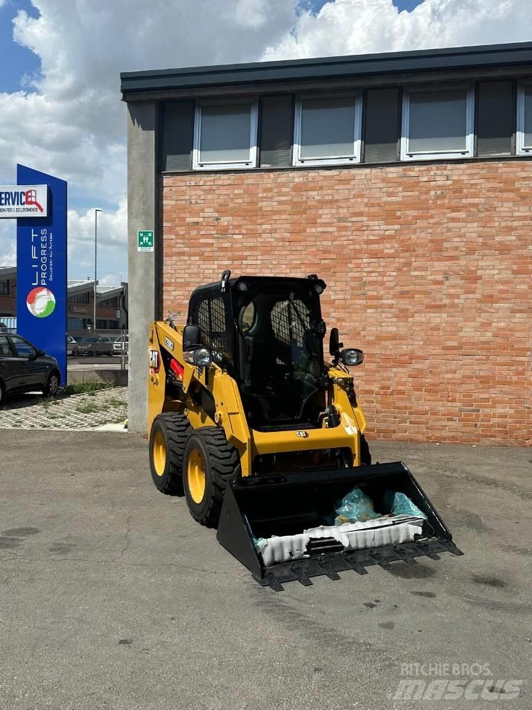 CAT 226D3 滑移装载机