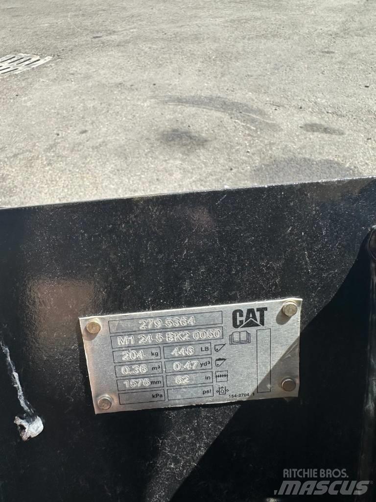 CAT 226D3 滑移装载机