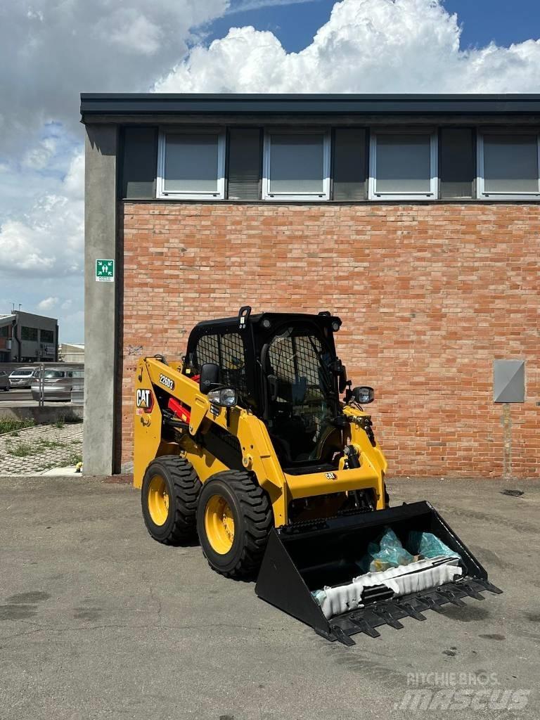 CAT 226D3 滑移装载机