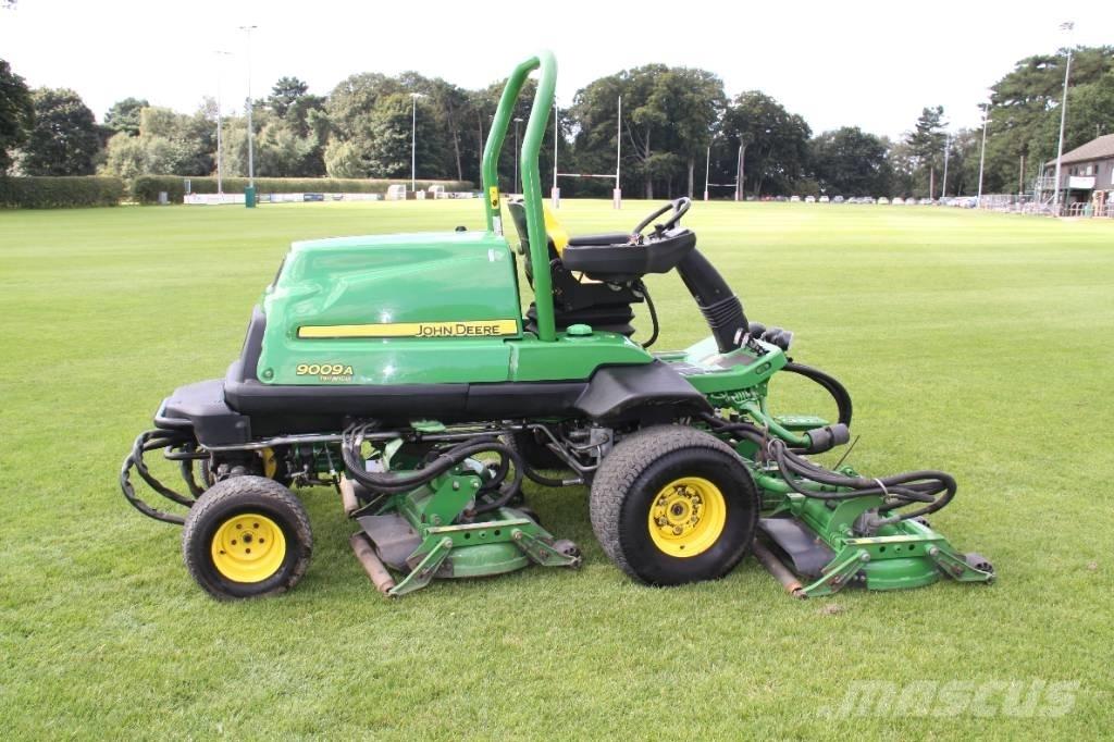 John Deere 9009A 骑乘式割草机