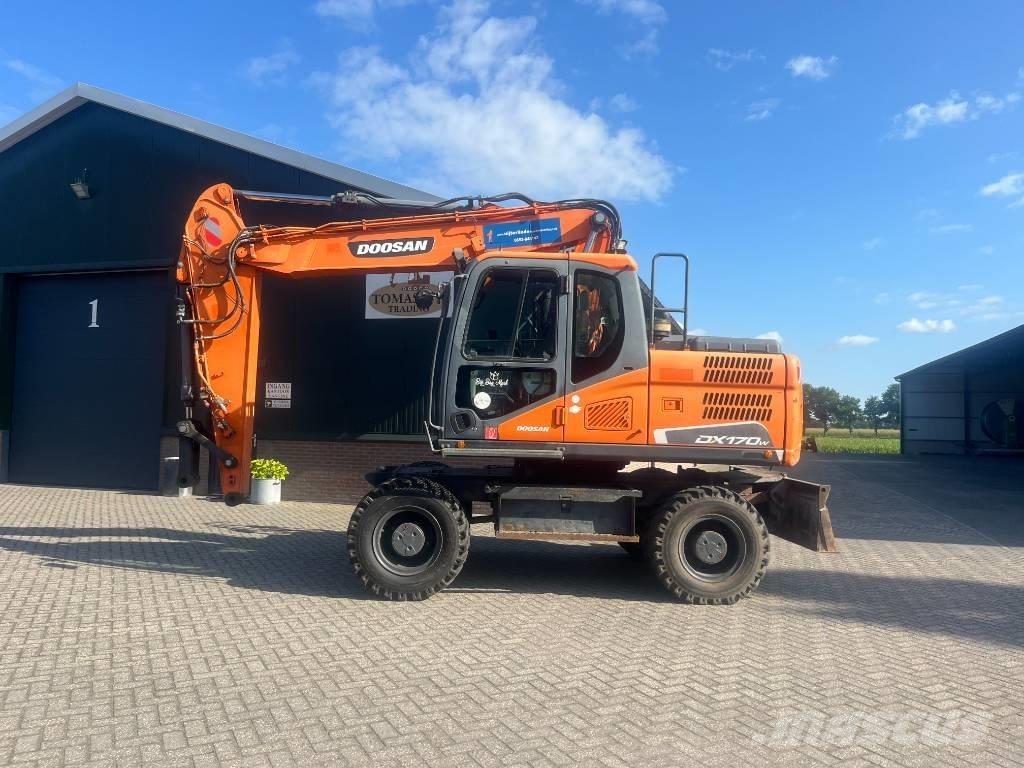 Doosan DX 170 W-5 轮式挖掘机