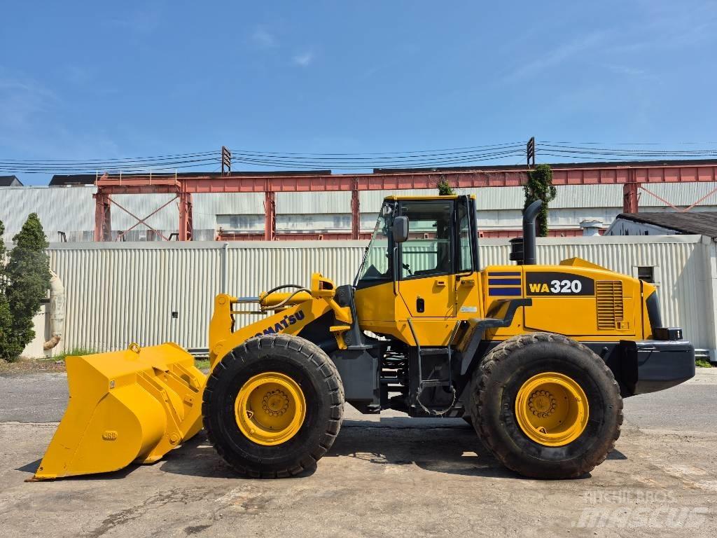 Komatsu WA 320-5 轮式装载机