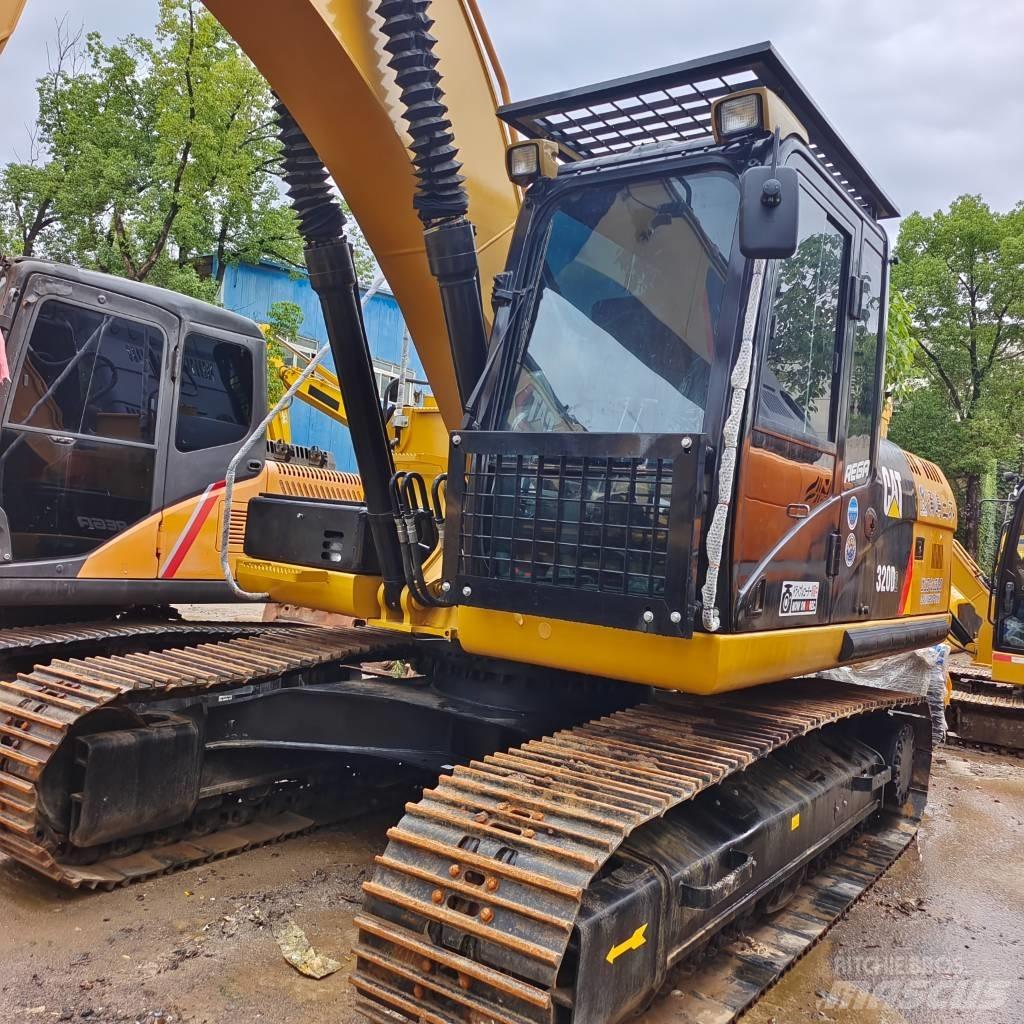 CAT 320D2 履带挖掘机