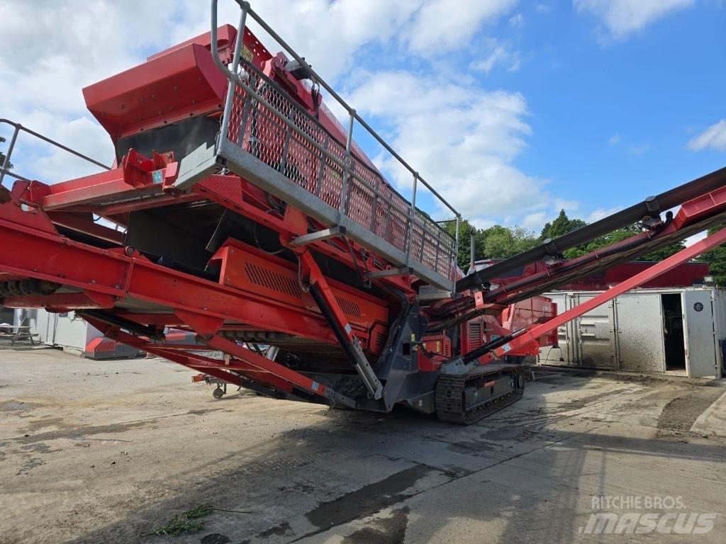 Finlay 683 SuperTrak 移动式筛分机