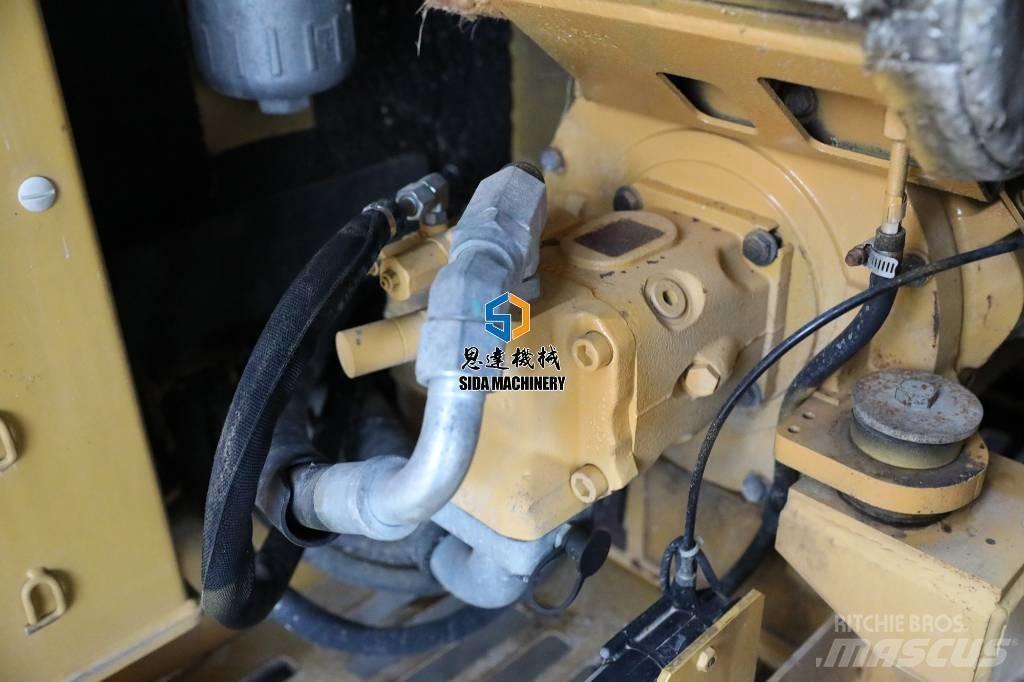 CAT 305.5E2 小型挖掘机