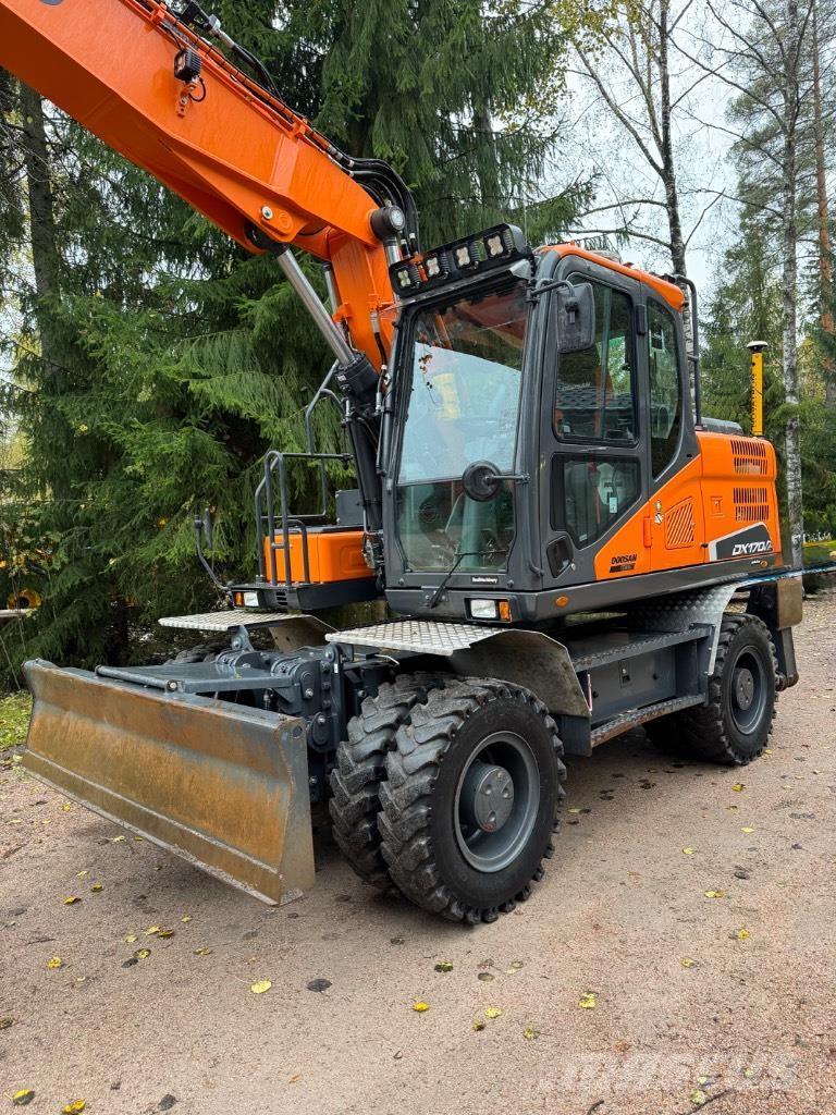 Doosan DX 170 W-5 轮式挖掘机