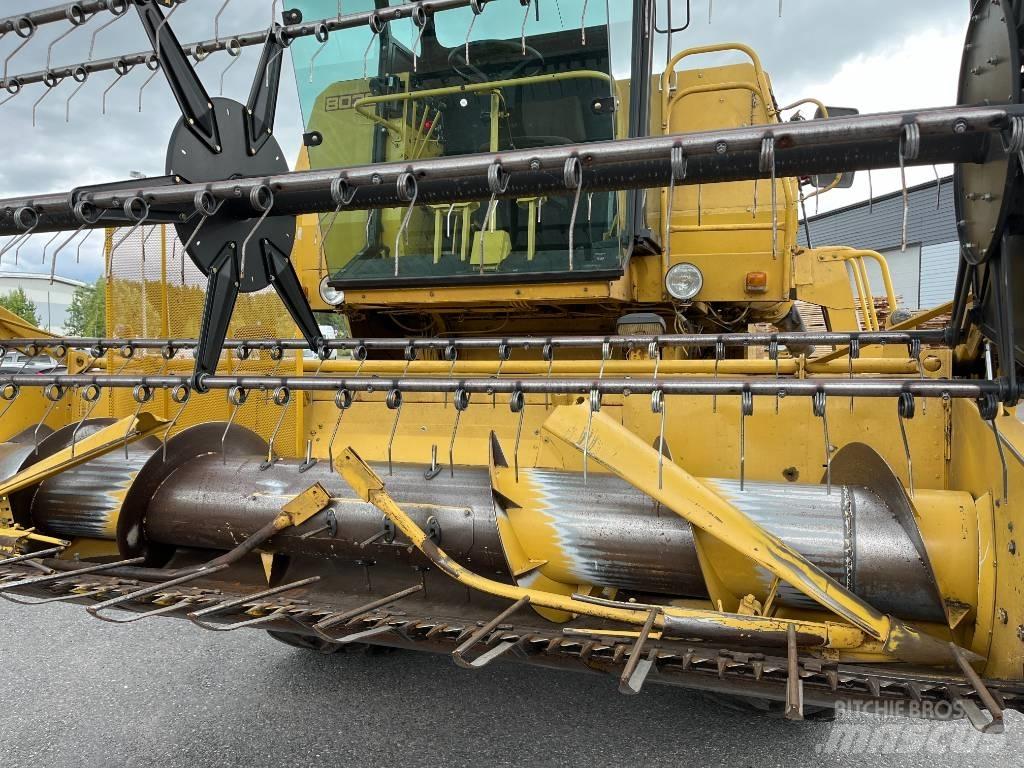 New Holland 8030 12´ 联合收割机