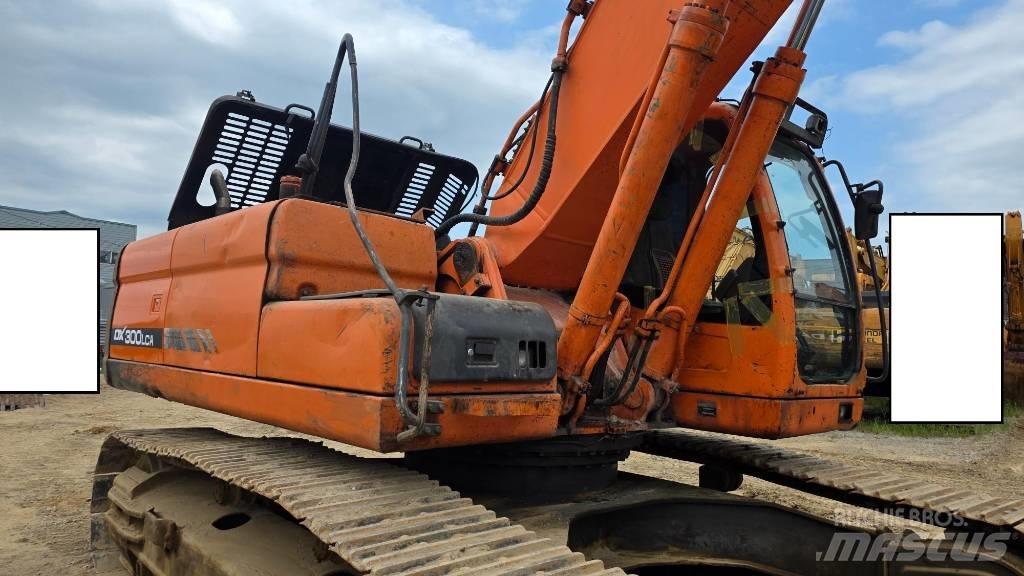 Doosan DX 300 LCA 履带挖掘机