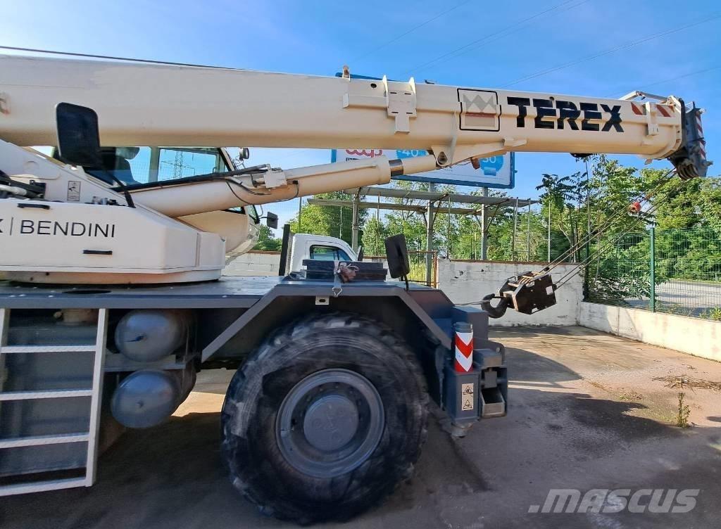 Terex RC45 越野轮胎起重机︳越野吊︳越野起重机︳移动式起重机