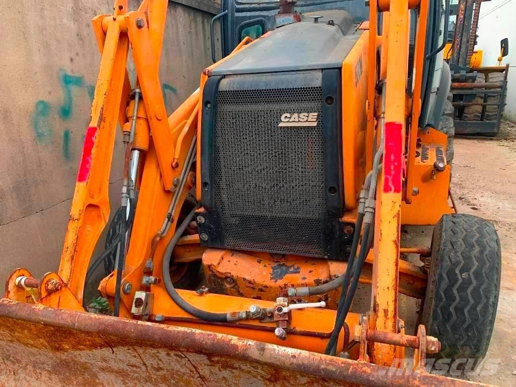 CASE 580 M 反铲装载机