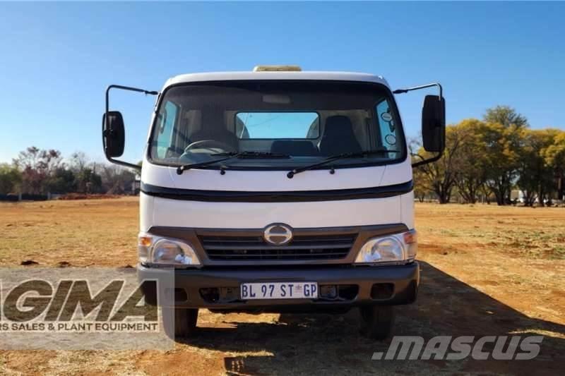 Hino 300 Roll Back 其他货车