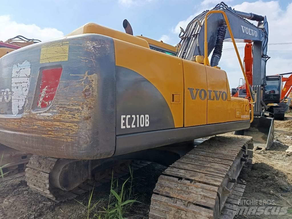 Volvo EC210B 履带挖掘机