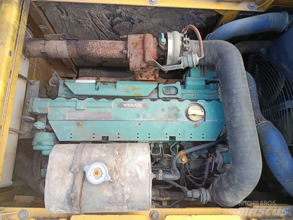 Volvo EC210B 履带挖掘机