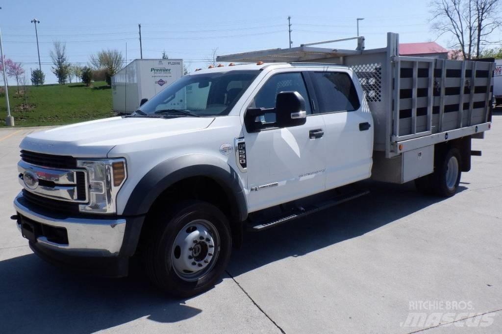 Ford F 550 XLT SD 平板栏板货车