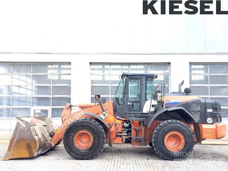 Hitachi ZW 250-6 轮式装载机