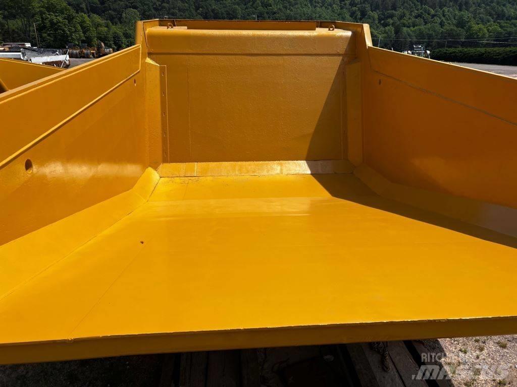 CAT 773G 铰接式自卸车