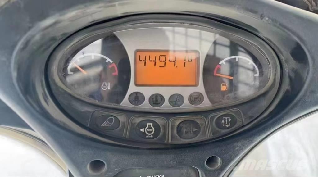 Bobcat S 770 滑移装载机
