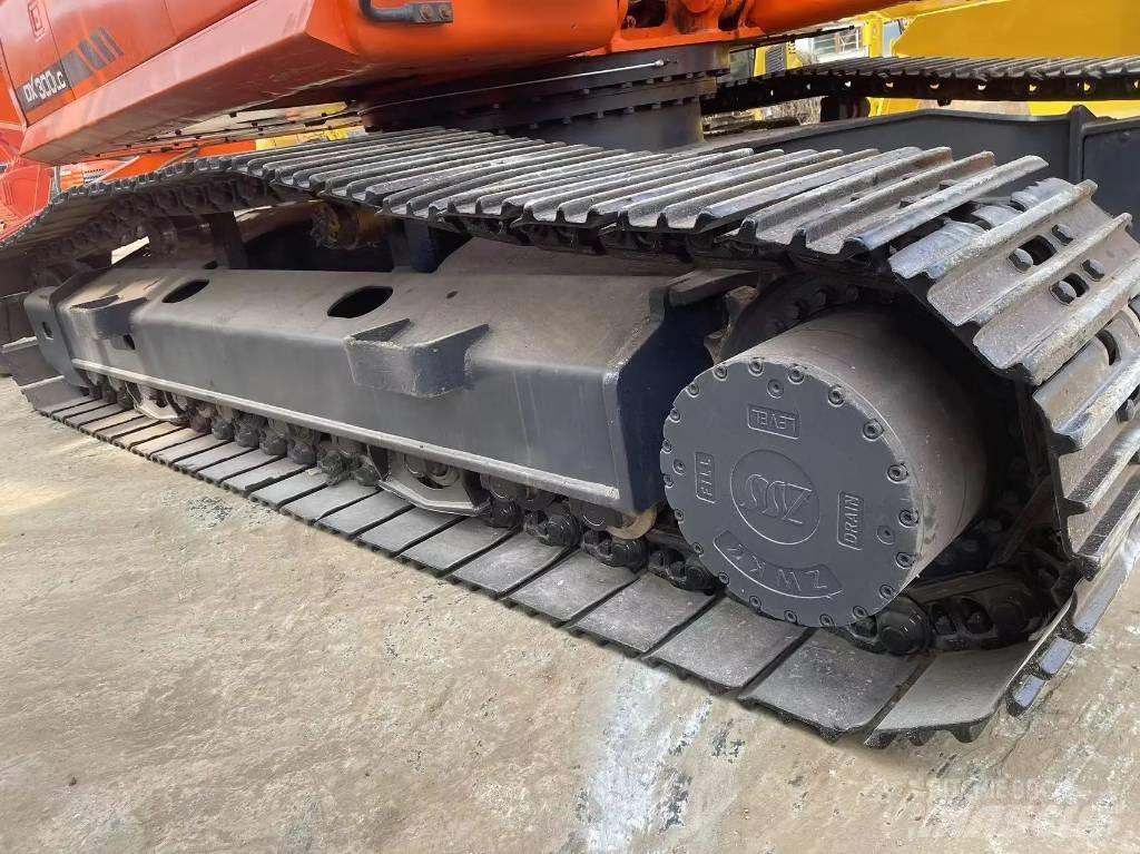 Doosan DX300LC 履带挖掘机