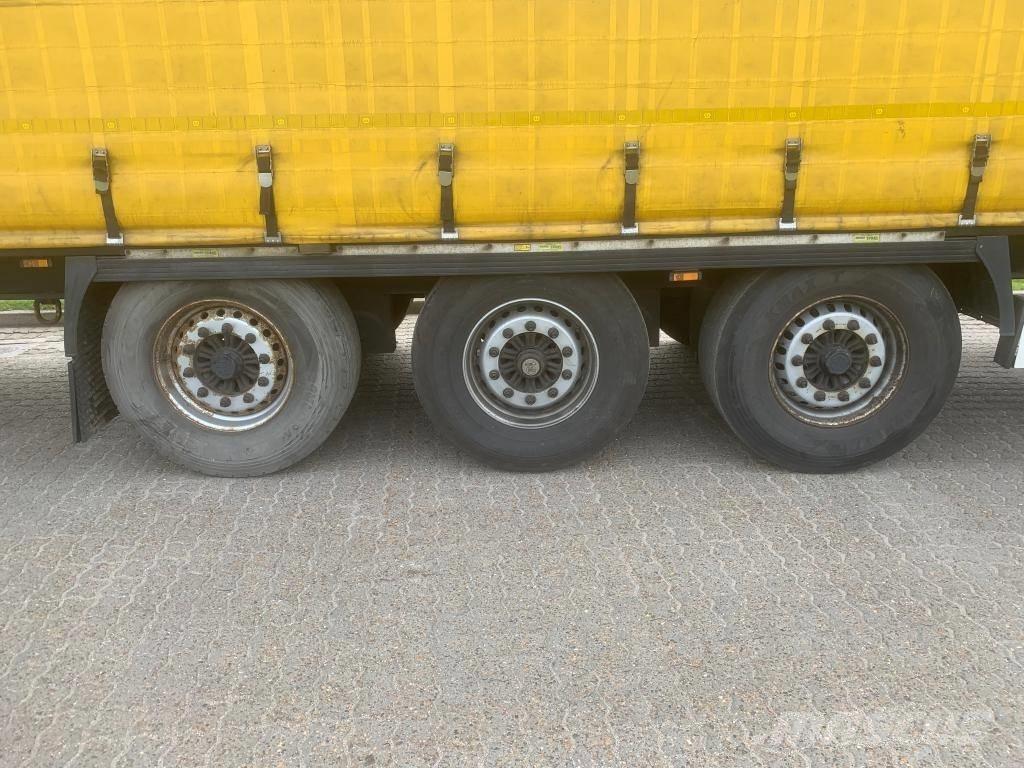 Krone SDP 27 侧帘半挂车