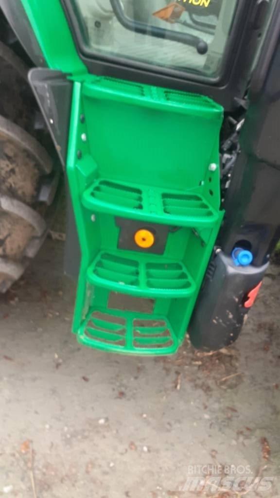 John Deere 6110 R 拖拉机/农用车