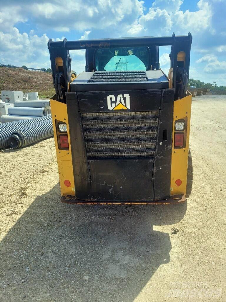 CAT 242 D 滑移装载机
