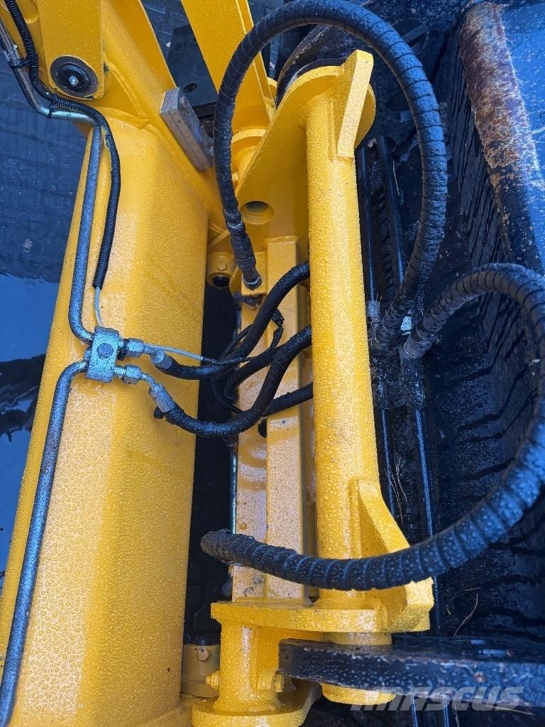 JCB 3CX compact 反铲装载机