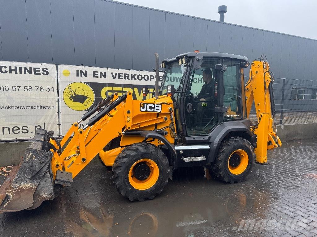 JCB 3CX compact 反铲装载机