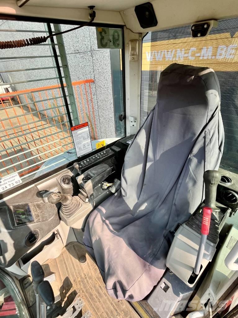 Takeuchi TB 257 FR 小型挖掘机