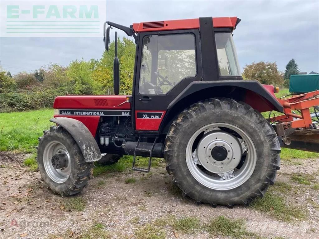 Case IH 844 a 拖拉机/农用车