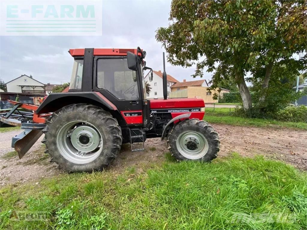 Case IH 844 a 拖拉机/农用车
