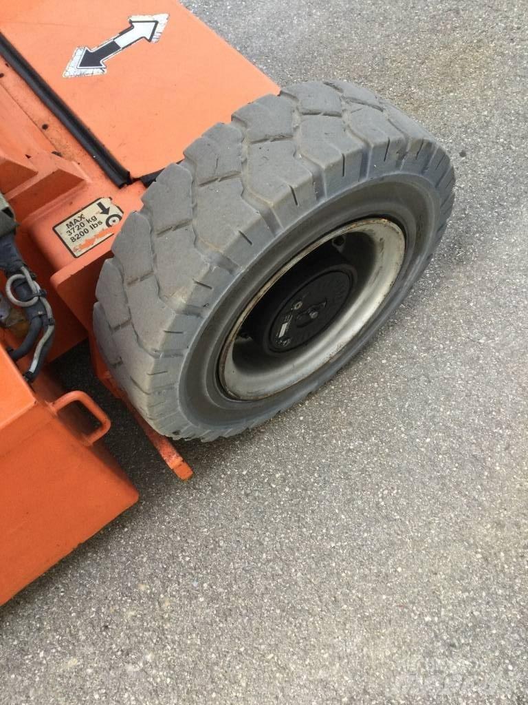 JLG E 300 AJP 曲臂高空工作平台