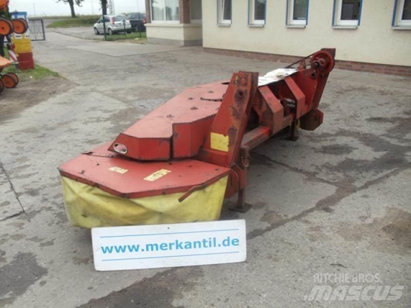  Mezög M 1020 装载牵引式割草机