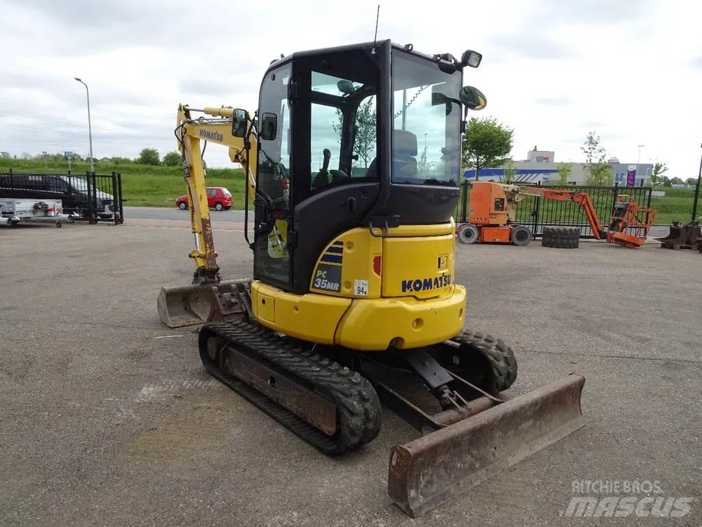 Komatsu PC35MR-5 小型挖掘机