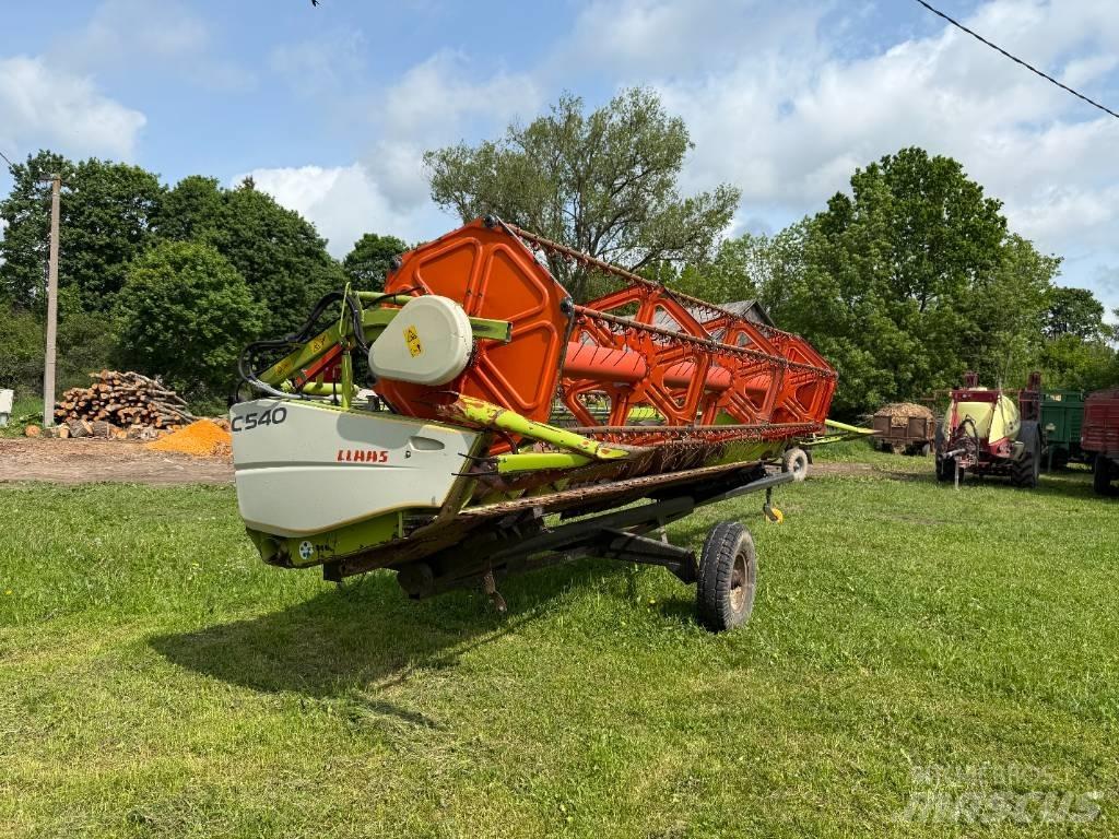 CLAAS Avero 240 联合收割机