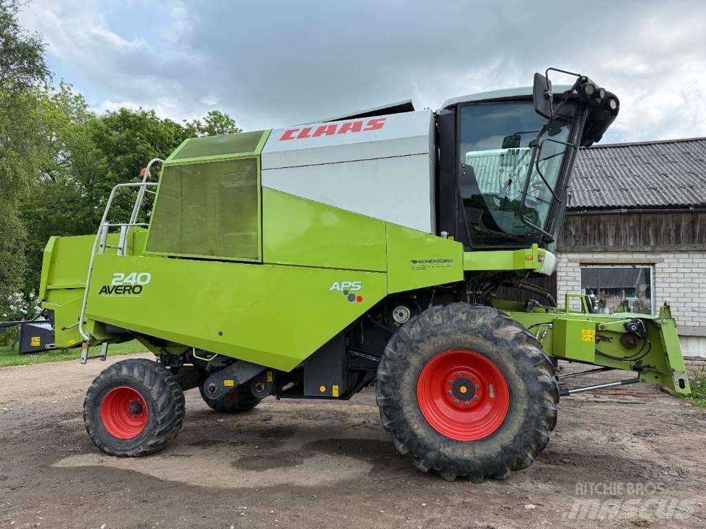 CLAAS Avero 240 联合收割机