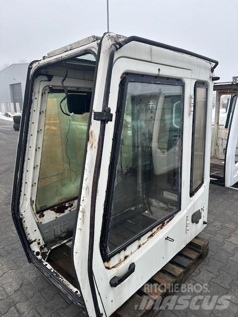 Liebherr CAB SERIE B 驾驶室与内部