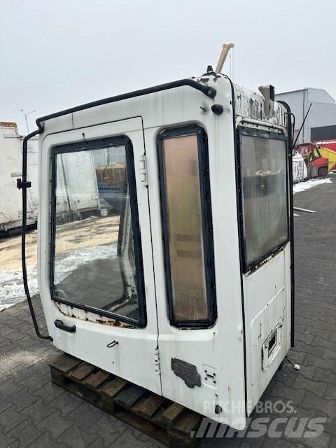 Liebherr CAB SERIE B 驾驶室与内部