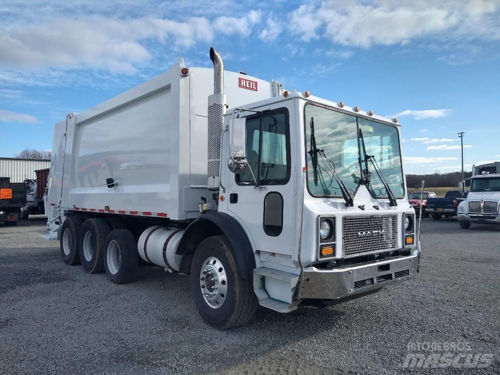 Mack MR 垃圾车