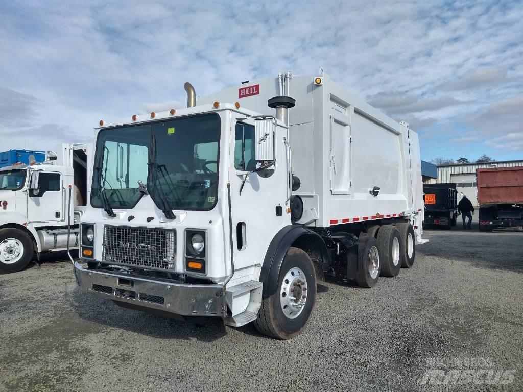Mack MR 垃圾车