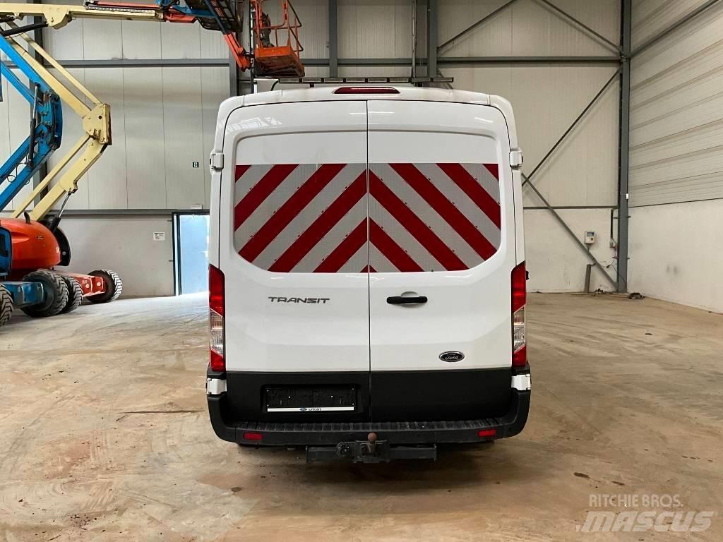 Ford Transit 大型面包车