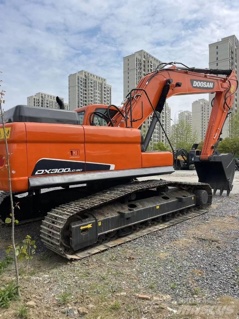 Doosan DX 300 LC 履带挖掘机