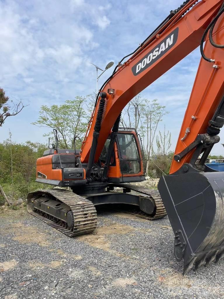 Doosan DX 300 LC 履带挖掘机