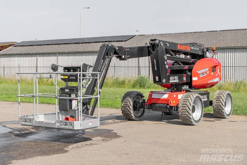 Manitou 180 ATJ e 曲臂高空工作平台