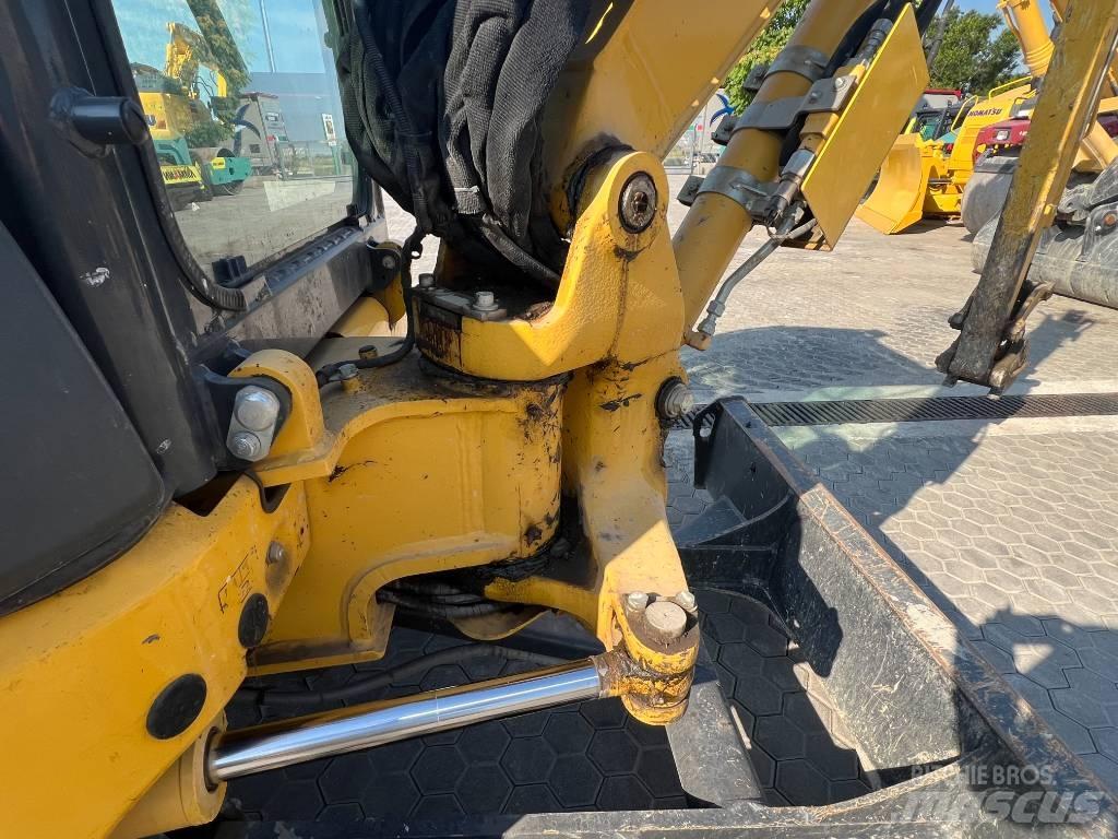 Komatsu PC 30 MR-5 小型挖掘机