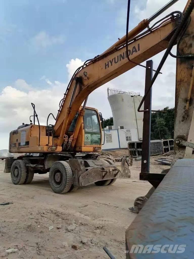 Hyundai 210W 轮式挖掘机