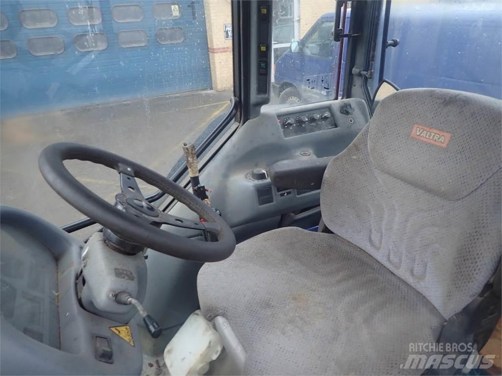 Valtra 900 拖拉机/农用车
