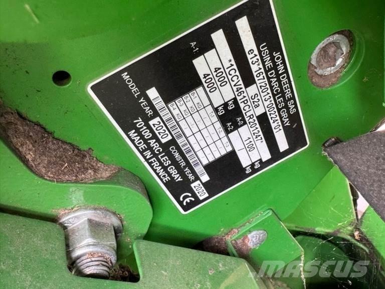 John Deere V461R 圆捆打捆机
